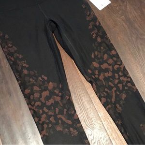 Mapped out tights CAMO NWT!